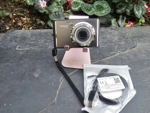 Polaroid IX 828 Compact Digital Camera 20MP 8x Zoom, lovely Grey - Picture 1 of 7