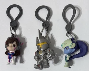 2017 Blizzard Overwatch Backpack Hanger Keychain V Da Reinhardt Widowmaker 3 Pcs - Picture 1 of 8