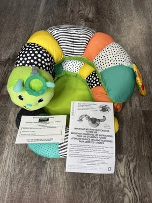 Baby Infantino Prop-A-Pillar Oruga Abdomen Tiempo y Almohada de Soporte Sentado Foto 1 de 4