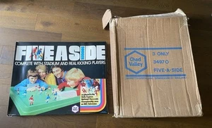 Juego de fútbol Chad Valley FIVE A SIDE - Juego de fútbol de plástico vintage - En caja - Imagen 1 de 13