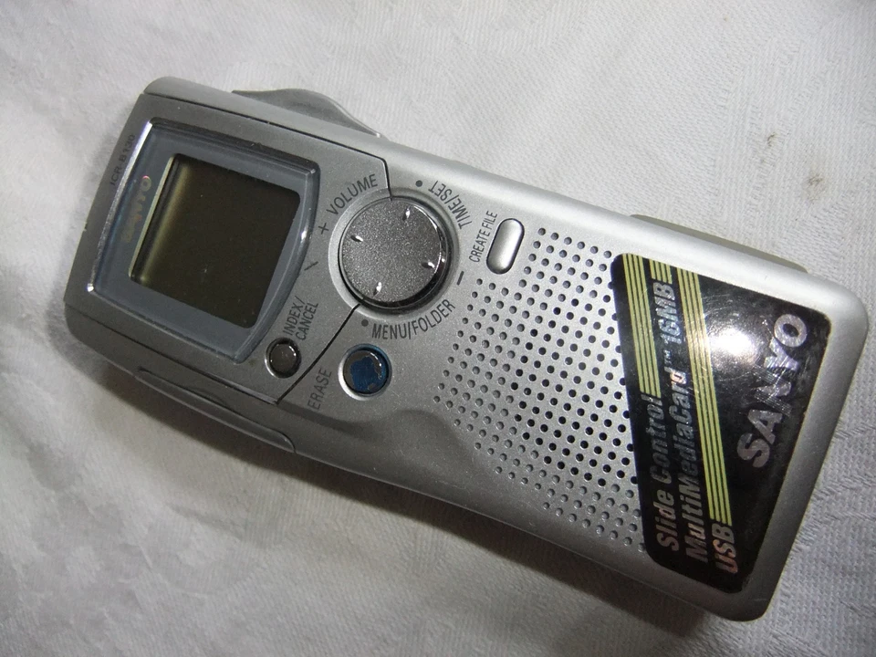 Dictaphone SANYO ICR-B130 digital multimedia to USB 32 mb card ... 10 - Image 1 of 1