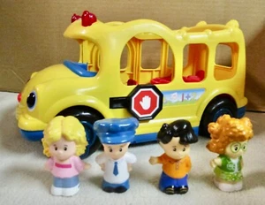 Fisher Price Little People gelber Schulbus Musik Lichter und 4 Figuren (A5) - Bild 1 von 6