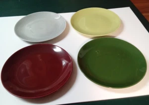 Homer Laughlin Rhythm 9-1/4" Lunch Plate Burgundy Green Chartreuse Gray-Set of 4 - Picture 1 of 8
