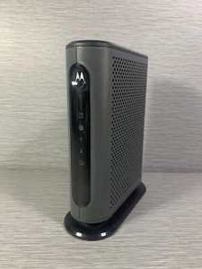 Motorola MB7220 Cable Modem Black 8x4 343 Mbps DOCSIS 3.0 Ethernet - (For Parts) - Picture 1 of 3