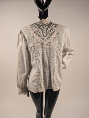 VINTAGE VICTORIAN STYLE 1980’S WHITE COTTON BLOUSE W LACE - Image 1 of 4