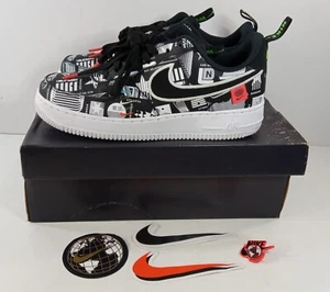 Nike Air Force 1 '07 LX WW Worldwide Herren Größe 9 All Over mit Karton, Aufklebern, Pin - Bild 1 von 17