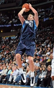 Classic Sports Prints - Dallas Mavericks Dirk Nowitzki - Ready2Hang -HUGE canvas - Picture 1 of 4