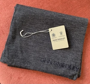 John Smedley Merinowolle Schal Neu Grau Geschenk UVP 165£ Dünn Extra Fein  - Bild 1 von 6