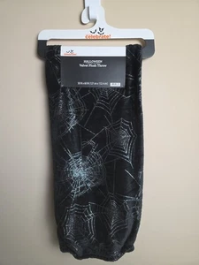 Halloween Samt Plüsch Überwurf Decke - Schwarz mit Silber Metallic Spinnnetzen - 50x60 - Bild 1 von 5