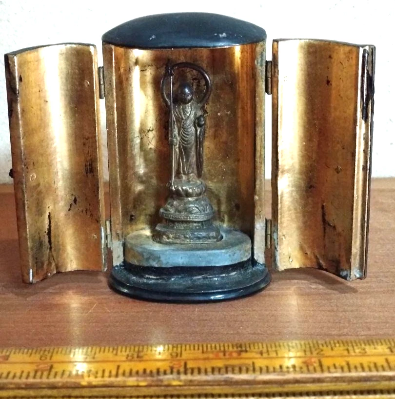 Estatua japonesa vintage de cobre Jizo Bodhisattva H2,3 pulgadas con Zushi H3,5 x 2,1 x 1,4 pulgadas FS Foto 1 de 4