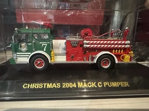 CODE 3 CHRISTMAS 2004 PUMPER SCALE 1/64 ***NEW IN BOX*** - Picture 1 of 3