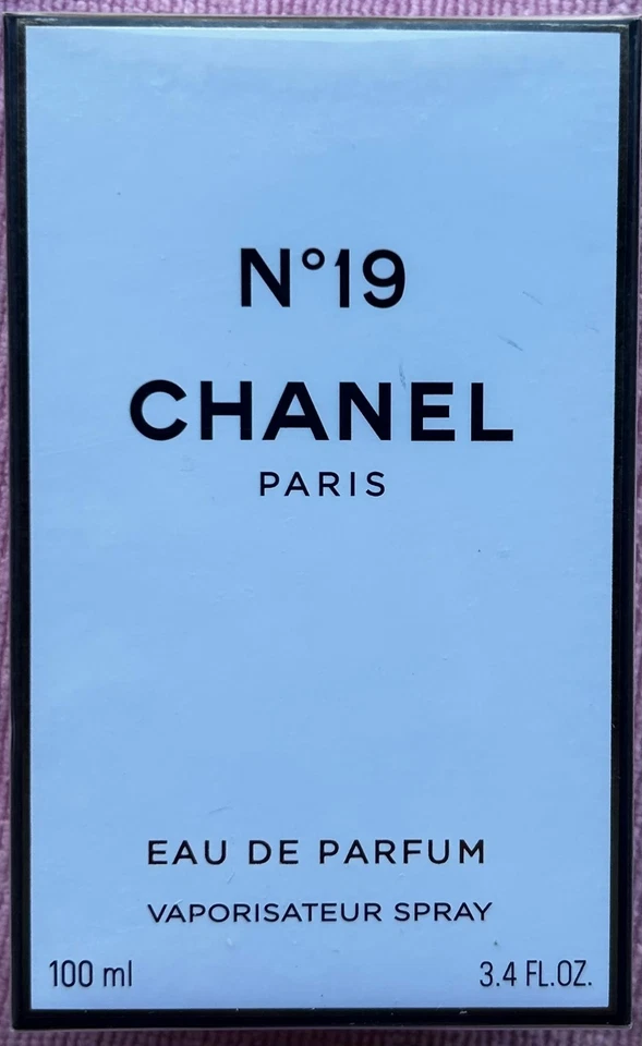 Chanel N°19 Eau de Parfum 3,4 fl. oz Foto 1 de 3