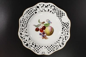 Meissen Porzellan Durchbruch Teller Goldrand Obst Kirsche und Pflaume 3 Striche - Picture 1 of 7