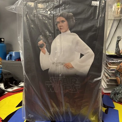 Hot Toys MMS 298 Star Wars New Hope принцесса Лея Кэрри Фишер (специальная версия) - Изображение 1 из 2