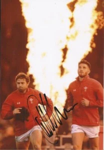 WALES & GLOUCESTER RUGBY UNION: OWEN WILLIAMS SIGNED 6x4 ACTION PHOTO+COA - Picture 1 of 1