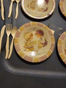 Piatti, piattini, brocca e tazza giocattolo vintage latta burro di arachidi e gelatina bambole - Foto 1 di 18