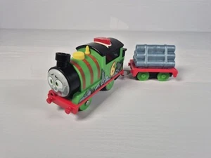 Tren y vagones Trackmaster motorizados Talking Percy 2021 probados y funcionando - Imagen 1 de 5