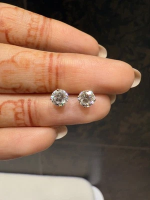 1.05ct Lab Grown Round Diamond Stud Earrings, Yellow Gold - Image 1 of 4