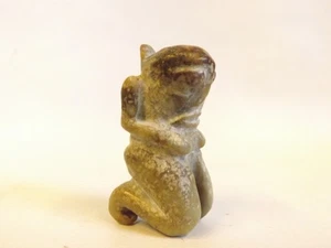 Antique Rare small figure carved from jade, handcrafted in India. - Bild 1 von 8