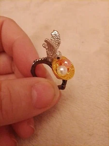 Beautiful Silver Colour Bird On Gold Plated Eggs Nest Crystal Size UK M USA 6 - Picture 1 of 5