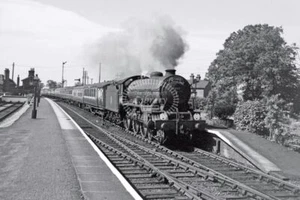 PHOTO British Railways Steam Locomotive Class B17 61669 at Westerfield in 1956 - Picture 1 of 1