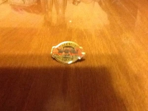 Brand New Yu-Gi-Oh Duelist League Pin - Brand New - Round Logo - Picture 1 of 2
