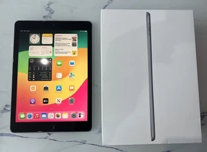 Apple iPad 6th Generation 2018 32GB, Wi-Fi, Space Grey A1893 9.7" with Box - Picture 1 of 24