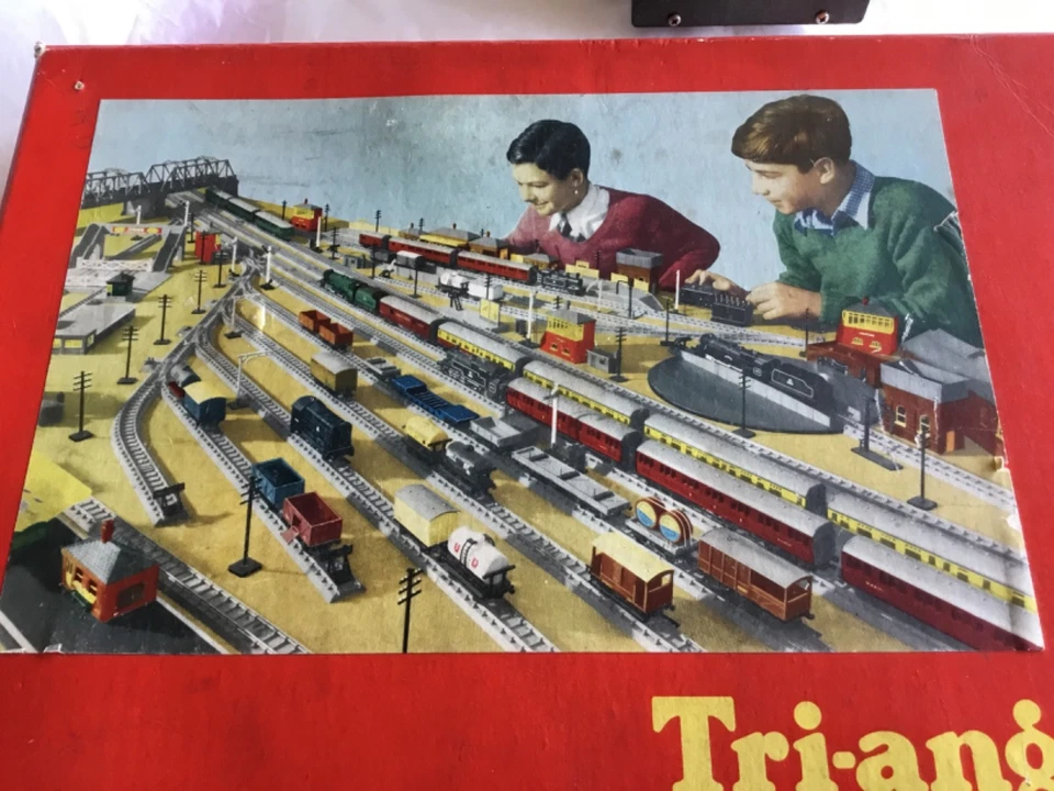 Rare Tri-ang R3E Train Set in original box. From 1958. R52 Jinty Locomotive. - image 1 of 4