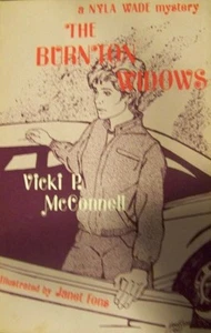 THE BURNTON WIDOWS - NYLA WADE MYSTERY by Vicki McConnell - 1st EDITION Lesbian - Imagen 1 de 1