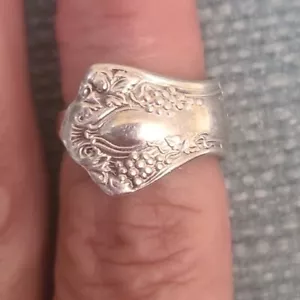 1847 Rogers Bros by international 1904 Vintage Pattern made into Spoon Ring - Picture 1 of 5