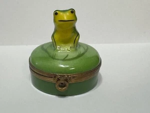 Limoges Sitting Frog Trinket Box - Picture 1 of 11