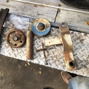 WOODS RM59 REAR MOUNT FINISH MOWER  PULLEY IDLER ASSEMBLY 4088 24262 - Picture 1 of 9