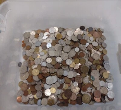 100 Lot Of Many Old World / Foreign Unsearched Coins some 30's 40's 50's & US #5 - Image 1 of 4