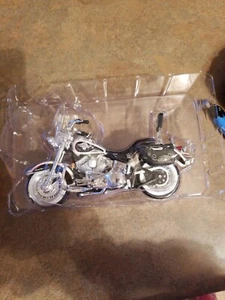 Harley-Davidson: 1993 Heritage Softail Replica - Maisto # 787093 - 2004 - Picture 1 of 7