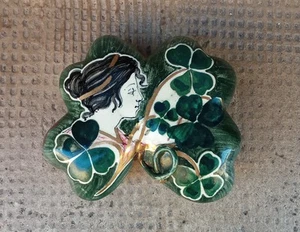 Antique Liberty Pesaro Majolica Box? Florence ? Forma Quadrifoglio Primi "900 - Picture 1 of 8