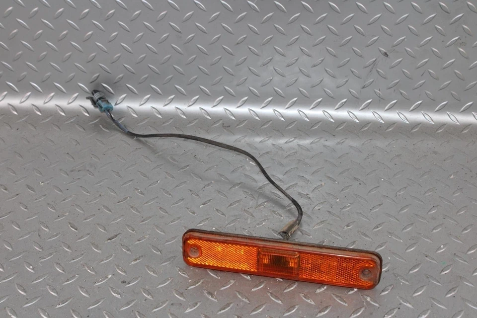 03-09 Hummer H2 Front Orange Quarter Panel LH OR RH Side Marker Light Lamp OEM - Image 1 of 4