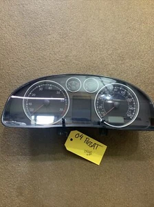 2004-2005 Volkswagen Passat Speedometer Instrument Cluster Gauges 104065 B29 - Picture 1 of 5