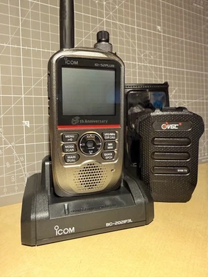 Icom ID-52Plus-60th Anniversary - Mit Bluetooth Handmikrofon - weiteres Zubehör! - Bild 1 von 4