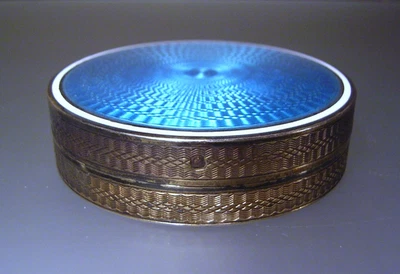 Antigua caja francesa de plata de ley 950 esmalte guilloche azul Foto 1 de 4