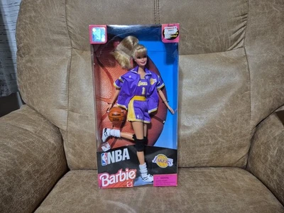 1998 #20704 LA Lakers Barbie Doll Mattel Los Angeles NBA Vintage Brand New - Image 1 of 4