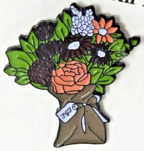 Broche broche de solapa de flores FGF Farmgirl forma de ramo de flores verde melocotón marrón 1" - Imagen 1 de 5