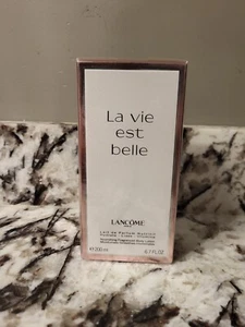 Lancome La Vie Est Belle Nourishing Fragrance-Body Lotion 200ml Women's Perfume - Picture 1 of 3