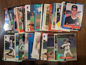 Hall of Famer Tom Glavine 50 Karten Lot mit Rookie - Atlanta Braves, New York Mets - Bild 1 von 1