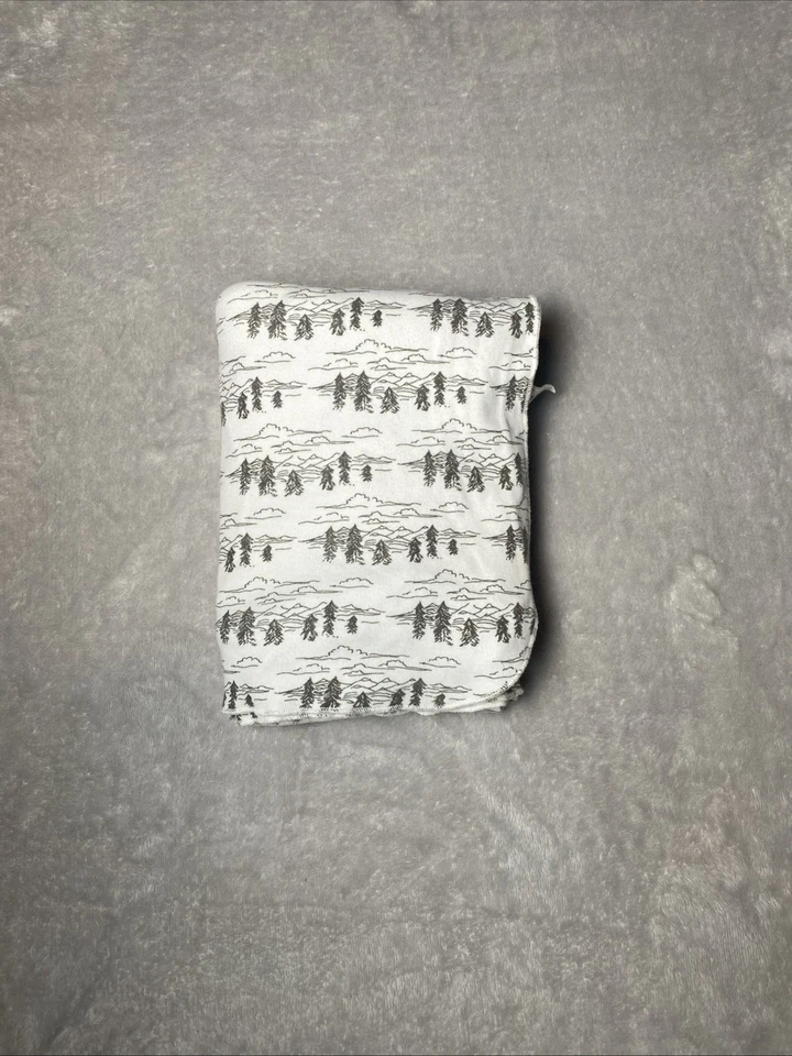 Manta bebé Kate Quinn árbol montaña naturaleza envoltura jersey tejido elástico Lovey Foto 1 de 4