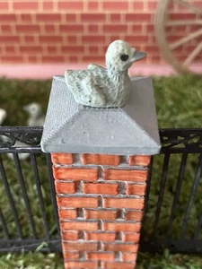 Casa de Muñecas 1:12 Miniatura Bebé Cisne Gosling NUEVO Animal Mascota Lindo Pájaro - Imagen 1 de 9