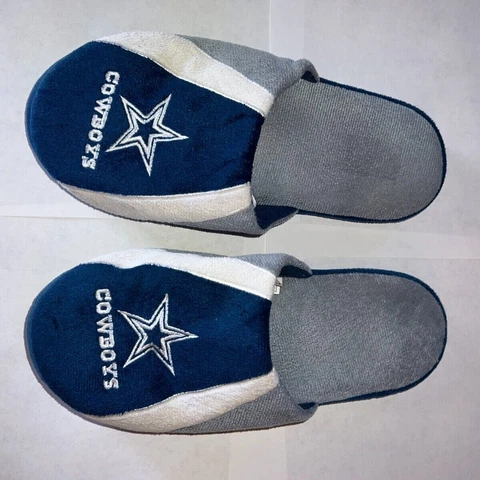 DALLAS COWBOYS SLIPPERS SIZE MEDIUM (9-10) (BLUE,WHITE, AND GREY) GOOD CONDITION Cover