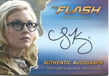 The Flash Season 1 Autograph Card EK Emily Kinney as Brie Larvan / Bug-Eyed 