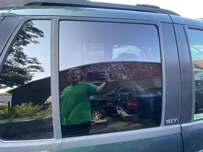 Used Rear Right Door Glass Rear fits: 2004 Gmc Envoy w/privacy tint Rear Right G Foto 1 de 4