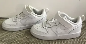 Nike All Day Play White Sneakers Swoosh Unisex Kid Shoes Youth Size 9C Excellent - Picture 1 of 7