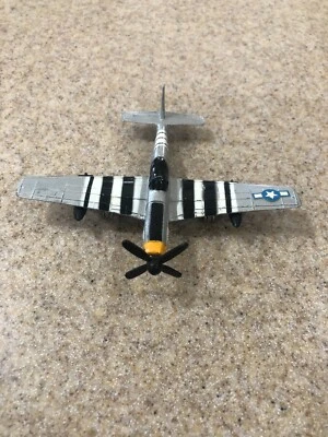 Самолет Dyna Flites P51-B Mustang WWII военный самолет #A108 литой - Изображение 1 из 4